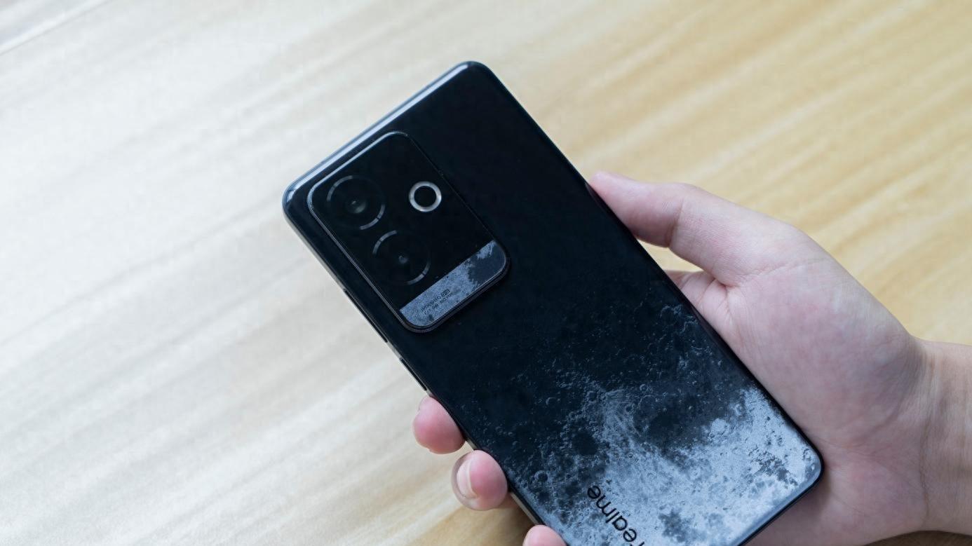 旗舰直屏性能王新机突然大降价！5800大电池+骁龙8 Gen3+120W快充