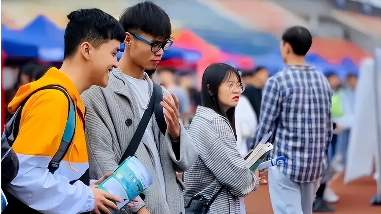 丈母娘“最佳女婿”职业排名，公务员不吃香了？榜首才是实至名归
