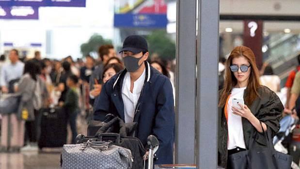 “豪门狙击手”封盘大婚，因草根出身严禁父母出镜，宾客急删视频