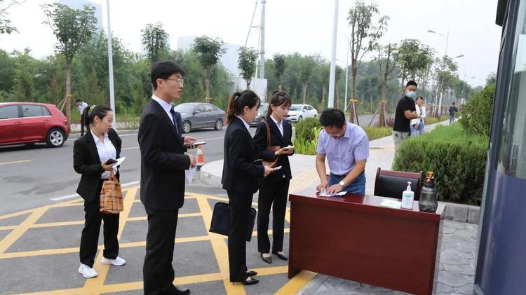 60w年薪的聘任制公务员火了，不用参加省考国考，未来会成主流吗