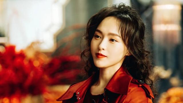 40岁唐嫣宣布喜讯，全网炸锅：三年了，终于等到这一天！