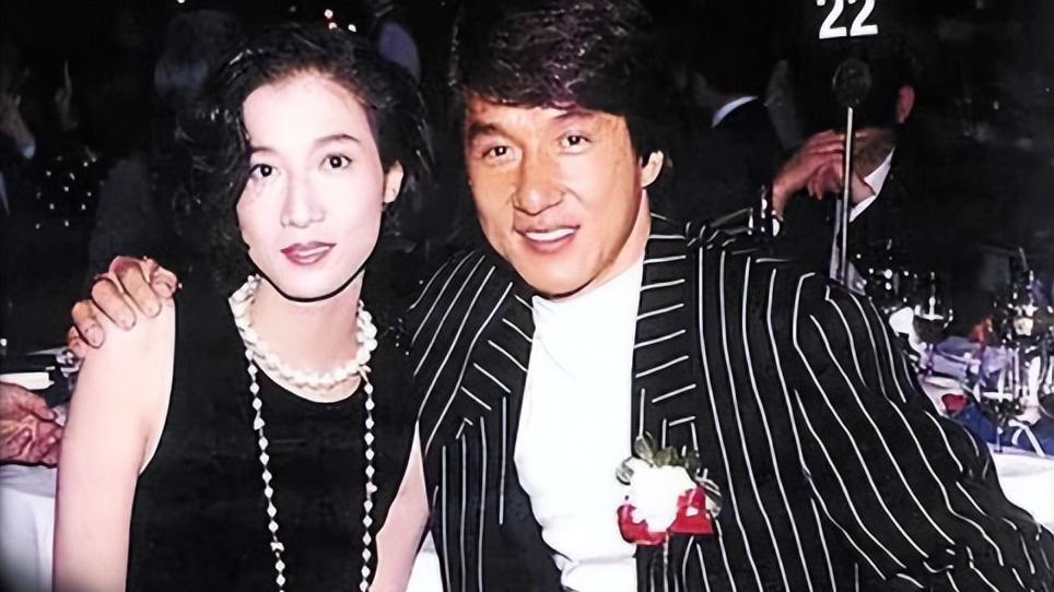 \三级艳后\吴家丽：拒当成龙情妇，如今61岁220斤，仍美丽动人