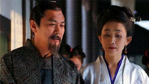 《知否》：平宁郡主虽不同意齐衡娶明兰，但却三次出手帮明兰脱困