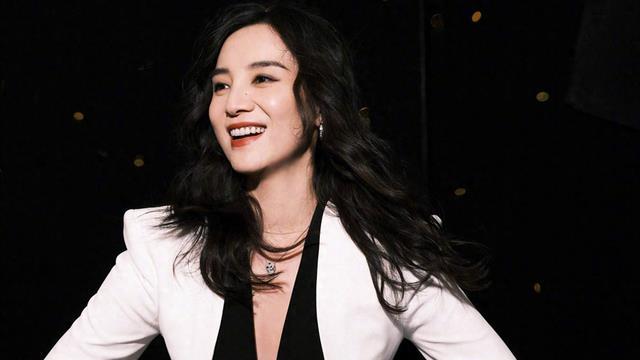 同样都是演基层干部，把聂远、姜超放一起看，差别太明显