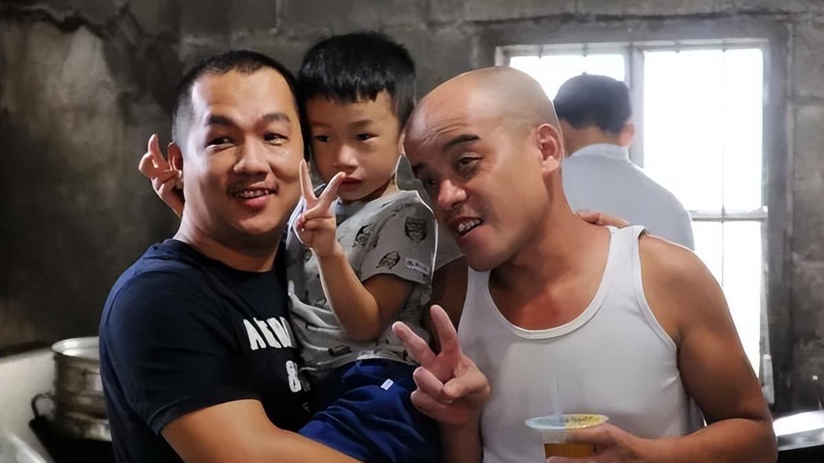 “光头强”冯家六：人气散尽后，卖掉豪车换摩托，娇妻也不告而别