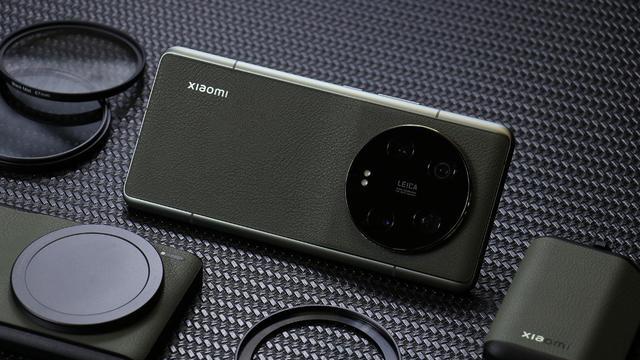 小米用力過猛，16GB+1TB突降3200元，頂配影像高端機加速退場