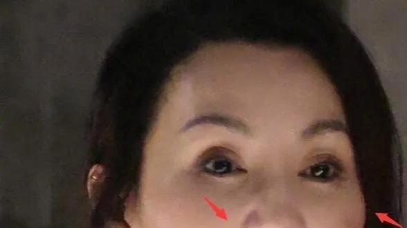 张曼玉近照，容貌大变认不出，整过头了？60岁未婚无子女逍遥一生