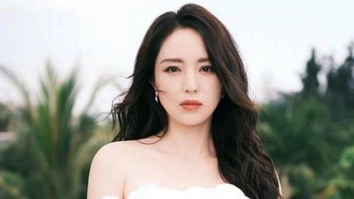 董璇自爆被撮合与圈内人相亲，后续还会和对方单独约会