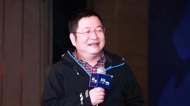 55岁中国芯片首富，豪捐200亿：在老家建一所理工大学