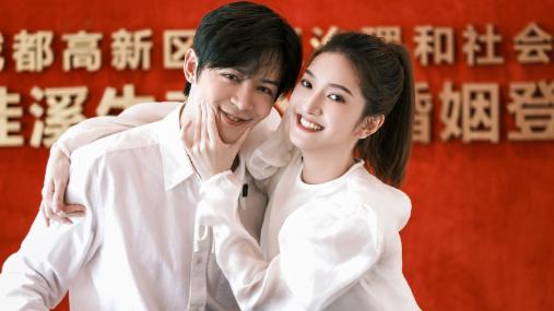 知名男星官宣结婚！两人相差10岁！