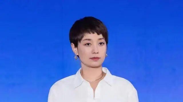 深夜，演员马伊琍官宣