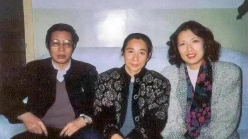 1991年张宁和林豆豆夫妇的合影，她不愧是“选妃”出身，颜值很高