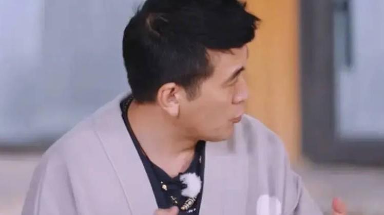 杨子宣布1月18日退居幕后，力证与黄圣依情比金坚，离婚只是炒作