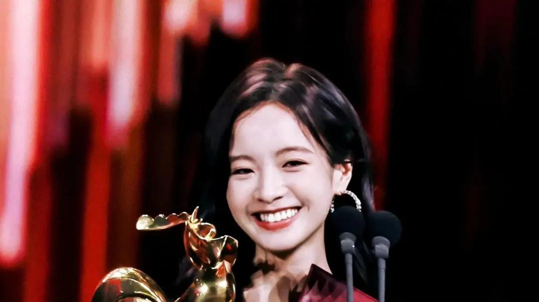 金鸡台下的“戏”太精彩：没到场的沈腾，被群嘲的影后，落选变脸的王一博