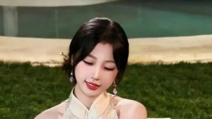 年度十大人物，赵丽颖唯一女顶流，唯一上榜90花也不是杨紫