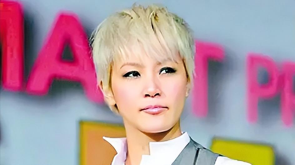 知名女星叫嚣让联合国把中国除名，外交部4字回应，下场大快人心