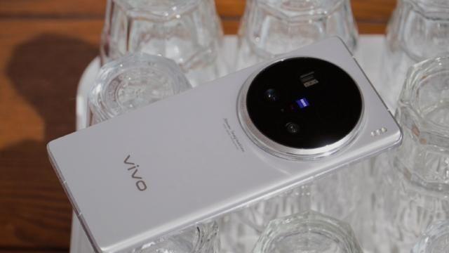 vivo不讲武德，16GB+1TB突降1241元，骁龙8Gen3+2亿像素