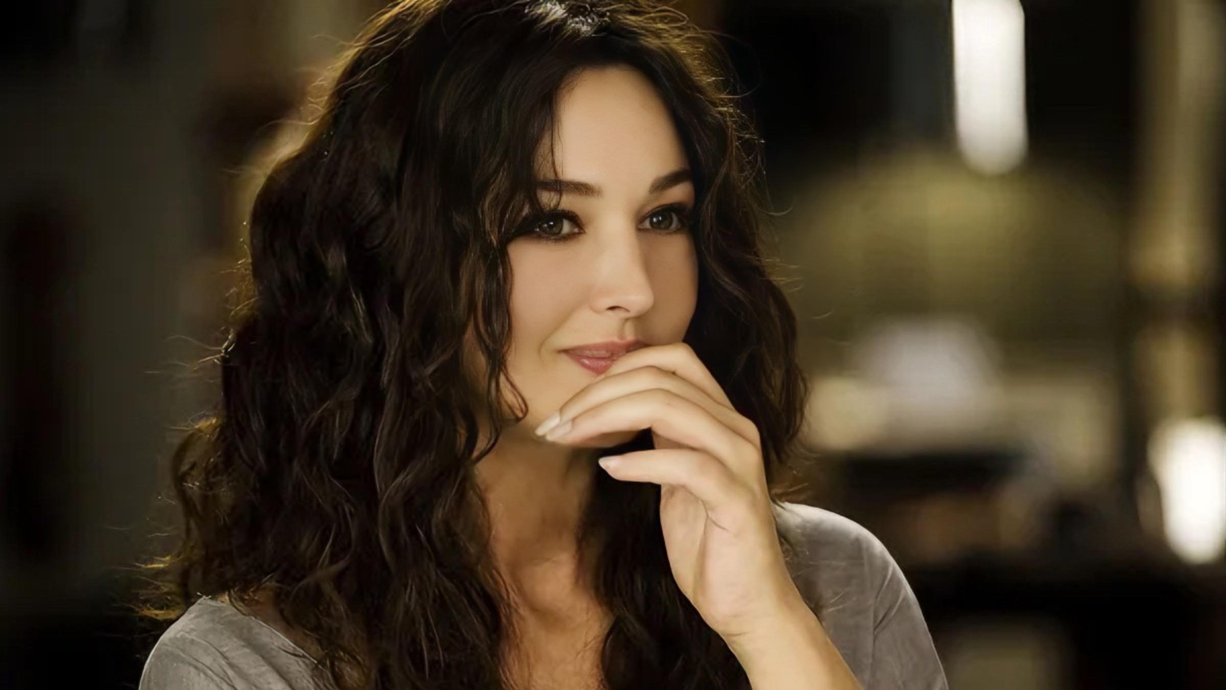 莫妮卡·贝鲁奇5种R级片，多重“荷尔蒙体验”，不愧“熟肉”女神