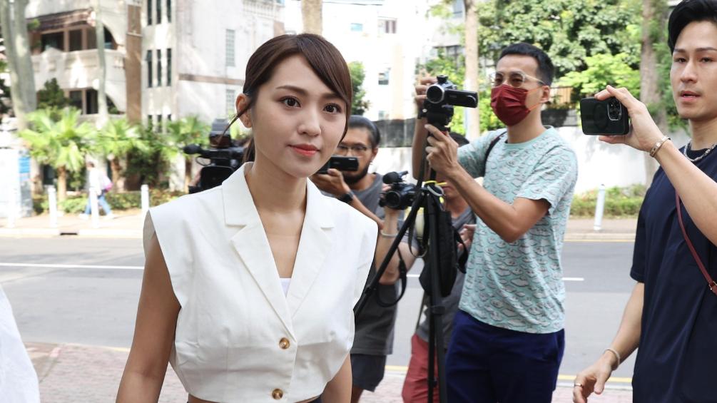 TVB女星卷官司遭雪藏无剧可拍！自爆被捕三天委屈爆哭，相依为命妈妈不敢相信