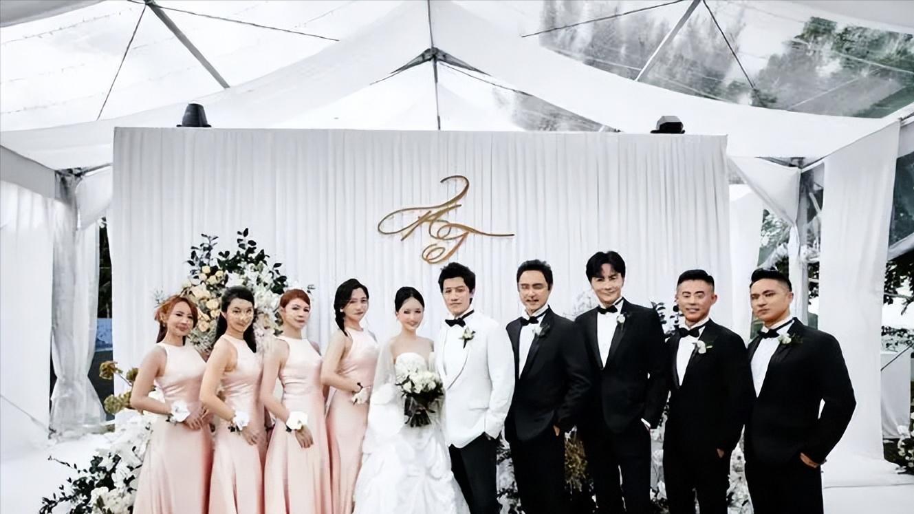 陈乔恩45岁终于完成人生大事！伴娘七朵花成员，谢娜包上万元礼金