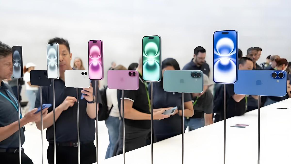 苹果新机大降1000元，引发果粉抢购，黄牛直接“破产”