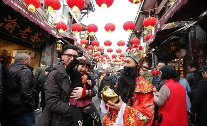 明天农历七月二十二日财神节，谨记“吃2样，做2事，忌2事”传统习俗