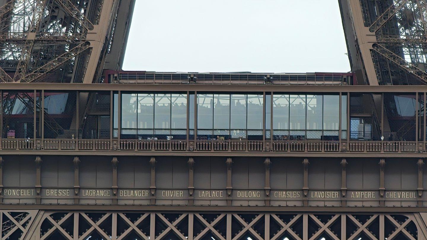 Find X8 Pro实拍埃菲尔铁塔，双潜望长焦有多强？