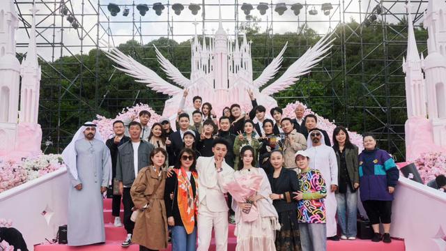 徐艺洋怀孕了？曝黄子韬赴美陪她产检，速度之快惹人猜疑