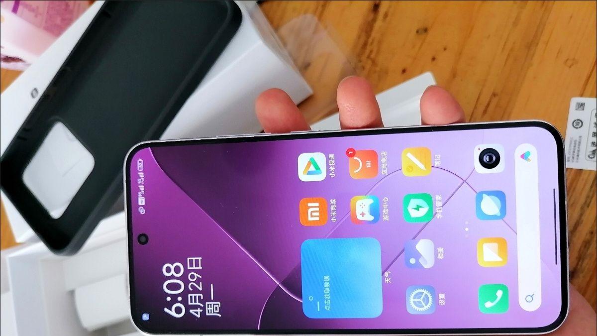 从4599跌至3378元，骁龙8Gen3+徕卡相机，真香小屏旗舰加速退场！