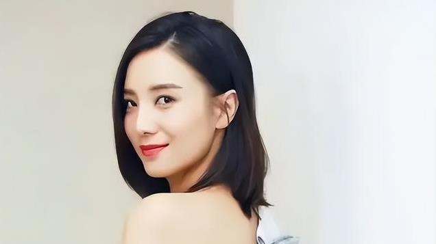 有种“夺命的刀”，叫宋佳的腰；有种“夺人的魂”，叫宋佳的臀