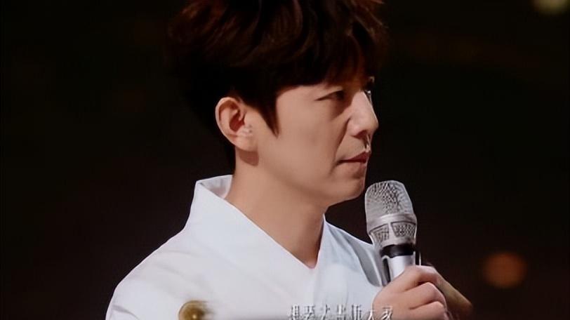 输给郁可唯，无缘金曲奖，当着何炅的面，陈楚生就这样评价汪苏泷