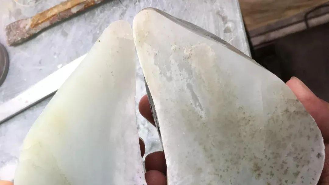 巧用和田玉里面的脏，锦上添花