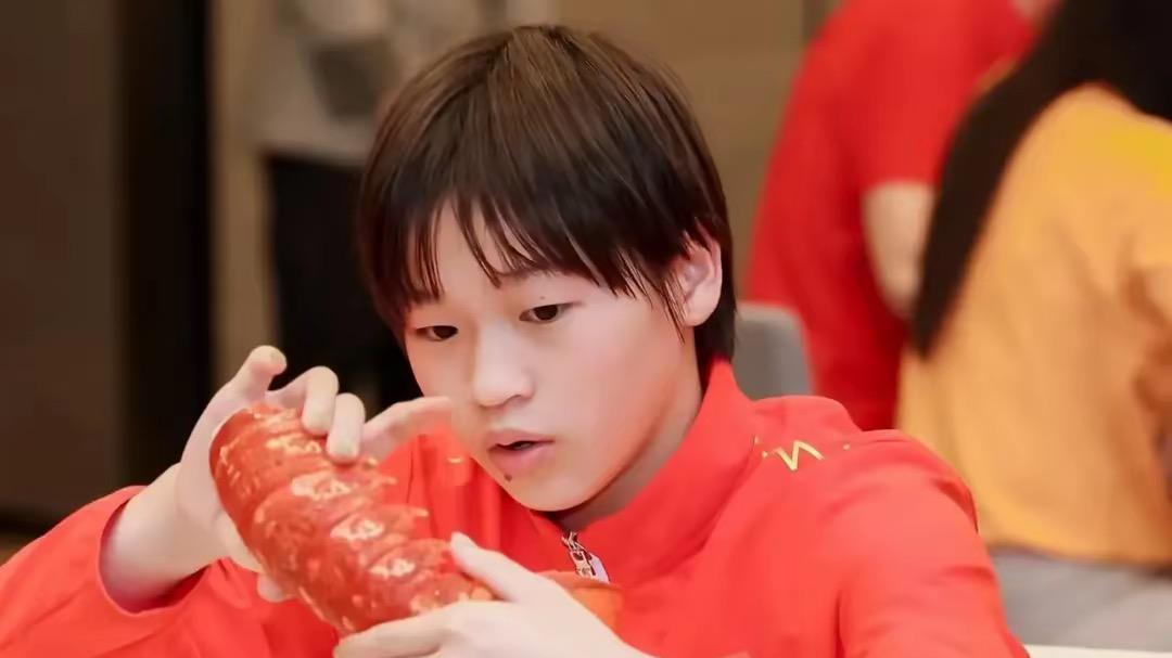 陈若琳催促全红婵：回家过完中秋赶紧回来训练，全红婵反应超好笑