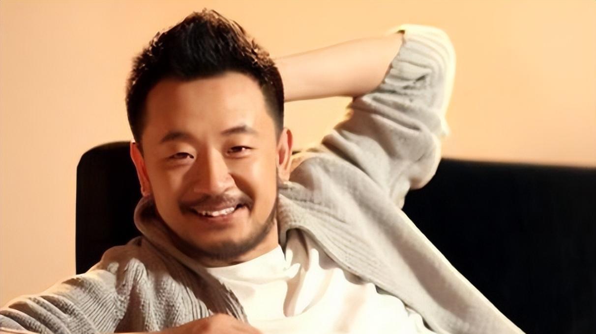 一场同学聚会，暴露了黄海波的“江湖地位”，难怪曲栅栅不离不弃