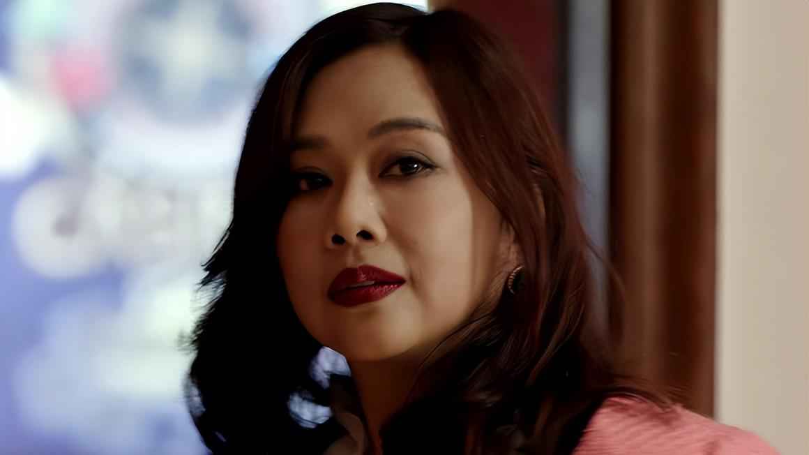 《边水往事》荣姐告诉我们，最高级的性感是气质，穿得少只能去金翠歌厅