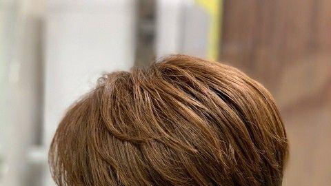 2024新时尚发型来了，利落个性还瘦脸，越来越多女性这样剪