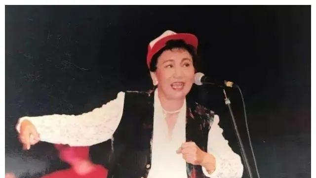 赵丽蓉|春晚一句台词识破潜伏我国间谍，去世24年的赵丽蓉被官媒发文缅怀