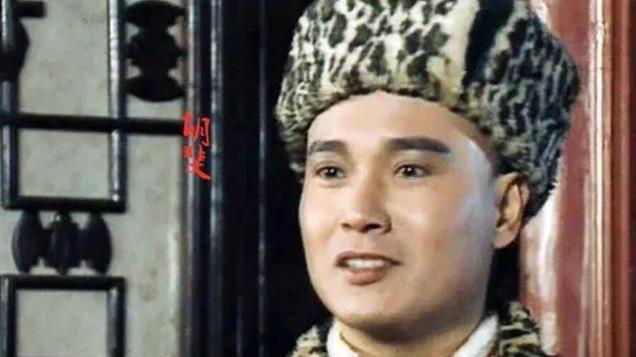 他偷渡香港成大明星，3婚5子娶小20岁太太，如今半年一体检，为何