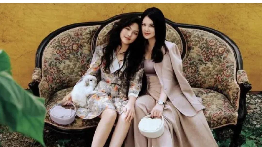 18岁黄多多国外现状：给孙莉做三明治，这颜值不进内娱可惜了