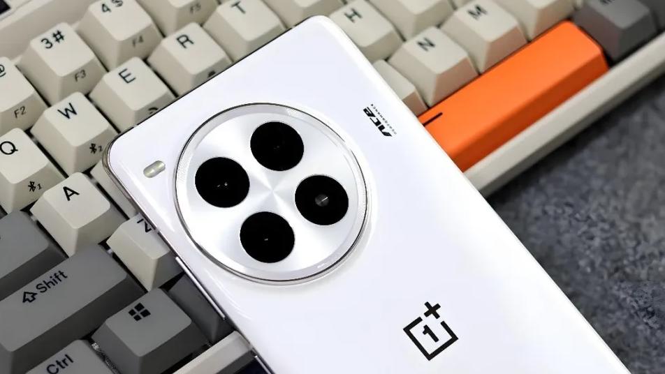 24GB+1TB仅3489元，骁龙8Gen3加持，6100mAh保驾护航