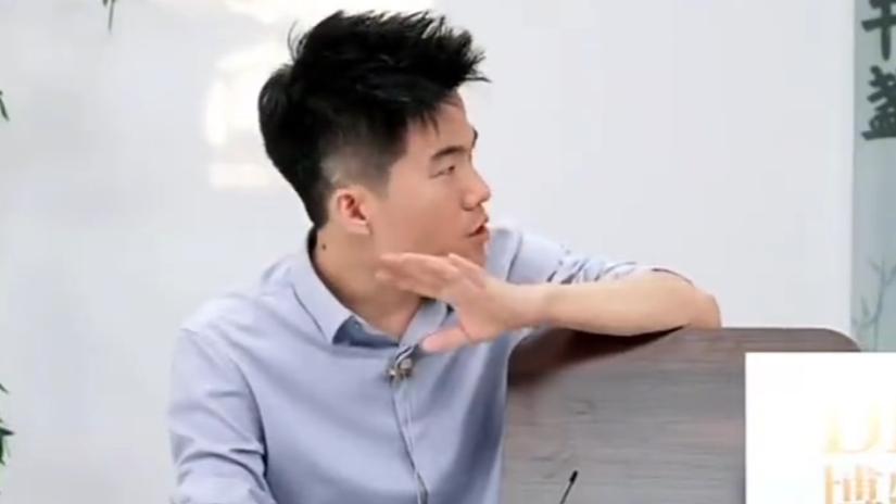 董宇辉直播称居里夫人获得诺贝尔文学奖，网友吵翻了