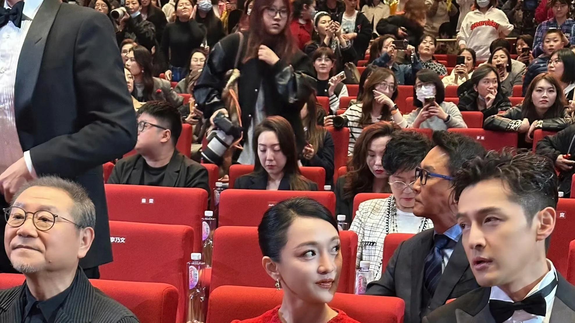 胡歌：江湖地位无可撼动，上海之夜的璀璨星辰