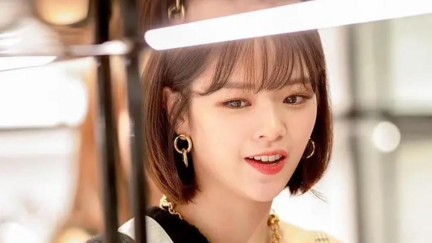 韩国知名女团女神级成员发胖，昔日女神变路人