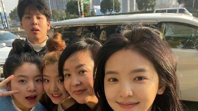 章若楠：出道7年不敢休息一天，却至今买不起房，风光背后有心酸