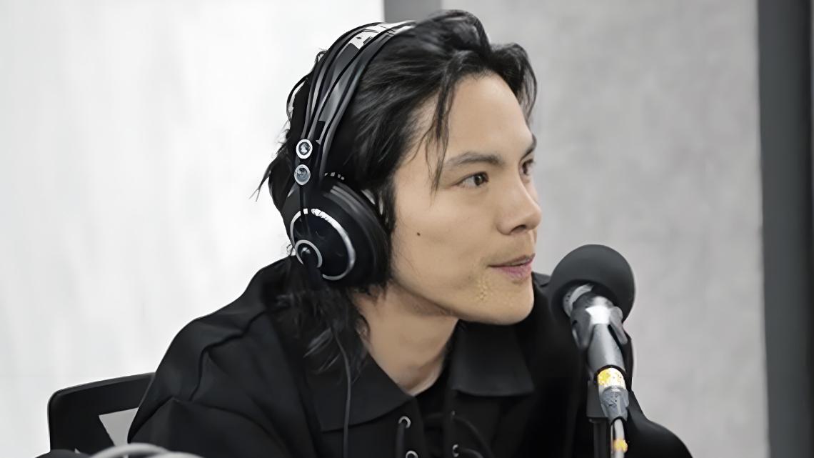 向佐解释在戏里为何会突然“扇一巴掌”，并非是要打开声控灯