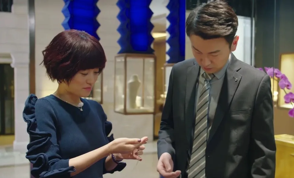 《我的前半生》要不是陈俊生年薪150万却连看上的50000元沙发都不舍得买！