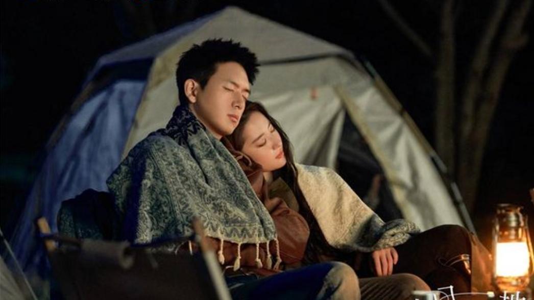 刘亦菲爆热恋男神李现！“搭同台保母车”被拍，传合作拍戏擦爱火