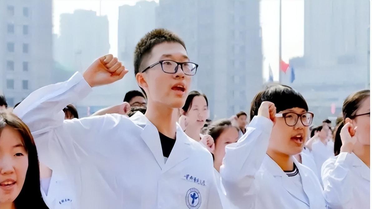 硕、博医学生求职无门，医院却高呼缺人，难道只是学医的骗局吗？