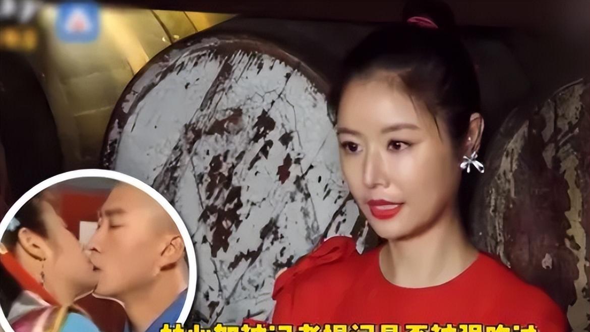 琼瑶离世周杰未悼念遭网暴，媒体人痛批：没《还珠》你只是个素人