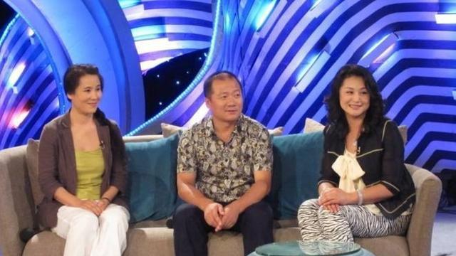 56岁谢广坤喜得子！三婚26岁小娇妻首露面，脸色憔悴撞脸辛芷蕾